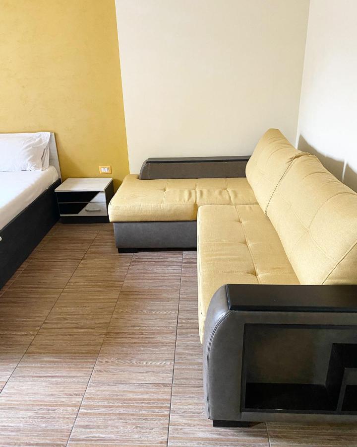 Anthora Hostel Plovdiv Buitenkant foto