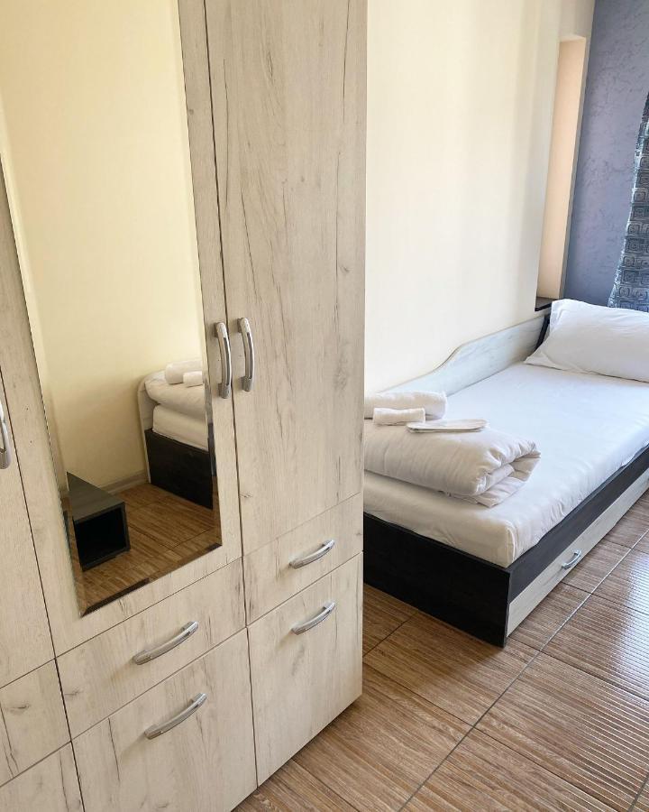 Anthora Hostel Plovdiv Buitenkant foto
