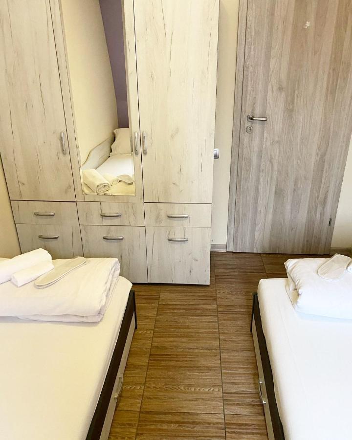 Anthora Hostel Plovdiv Buitenkant foto