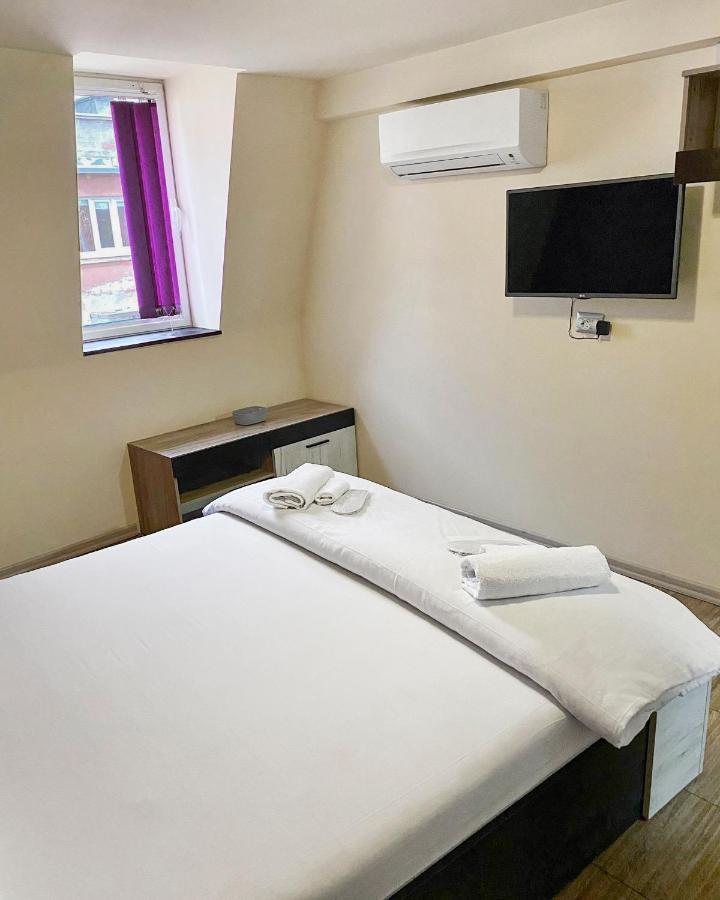 Anthora Hostel Plovdiv Buitenkant foto