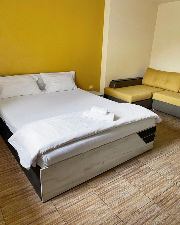Anthora Hostel Plovdiv Buitenkant foto