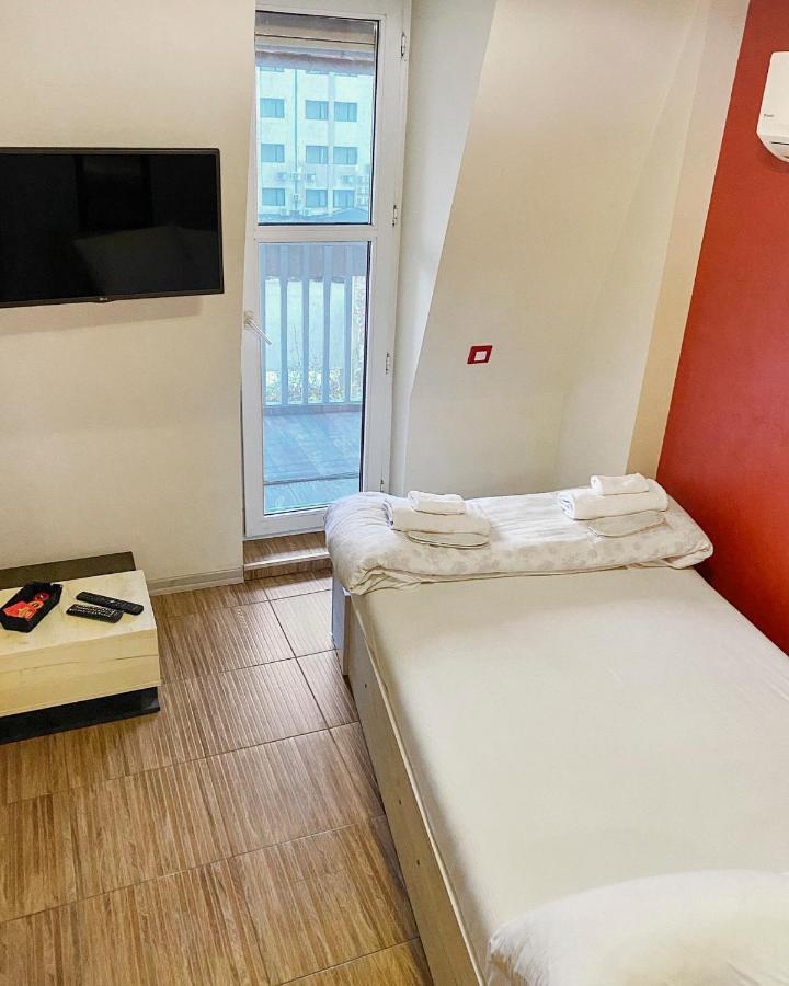 Anthora Hostel Plovdiv Buitenkant foto